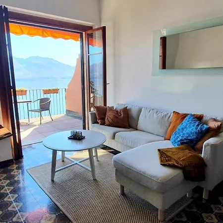 Great With Amazing View Of Lago Maggiore 아파트